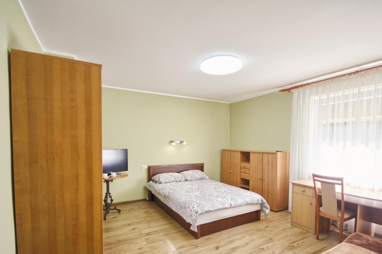 Hotel Poilsis Pas Tada à Druskininkai Extérieur photo